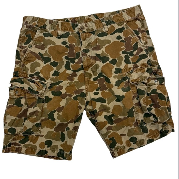Levi’s Camouflage Cargo Men Shorts Size 38 - Picture 1 of 3
